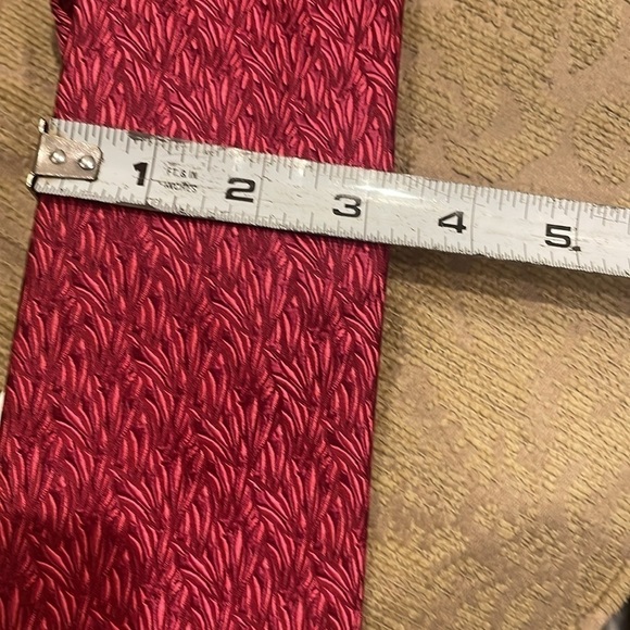 Thomas Pink Sonoran Leaf Dark Red/Pink 100% Silk Tie—New! - Picture 10 of 10